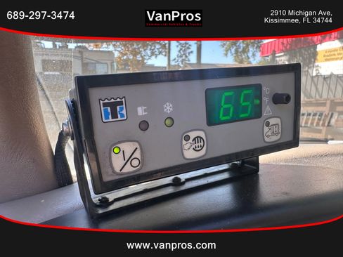 Used 2014 Chevrolet Express 3500 Extended image 12