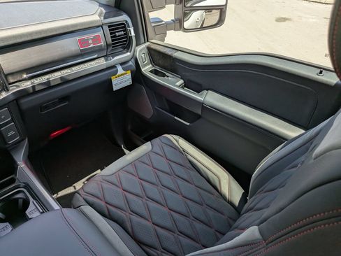 New 2026 Ford F250 Lariat w/ Black Appearance Package AWD/4WD image 23