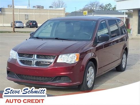 Used 2019 Dodge Grand Caravan SE w/ UConnect Hands-Free Group image 1