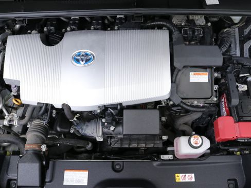 Used 2021 Toyota Prius Prime LE image 31