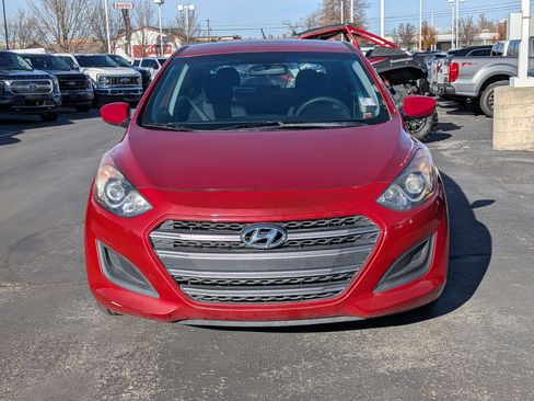 Used 2017 Hyundai Elantra GT image 11