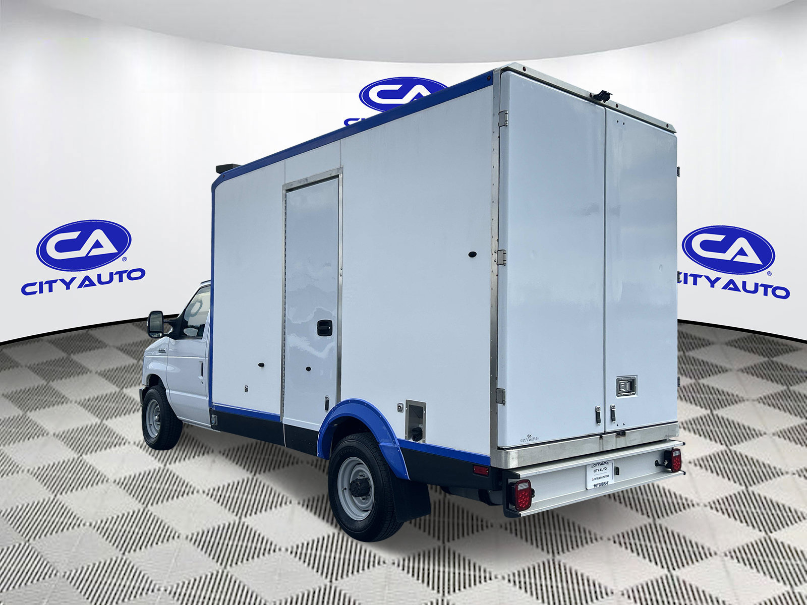 Used 2023 Ford E-350 and Econoline 350 Super Duty w/ Power Windows & Locks Group RWD image 7