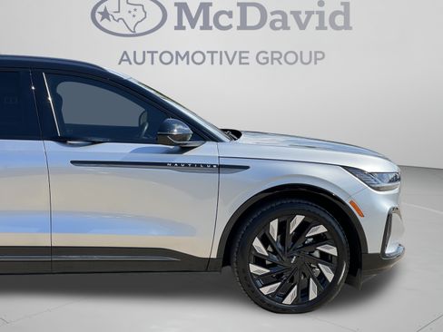 Used 2025 Lincoln Nautilus Reserve w/ Jet Appearance Package AWD/4WD image 32