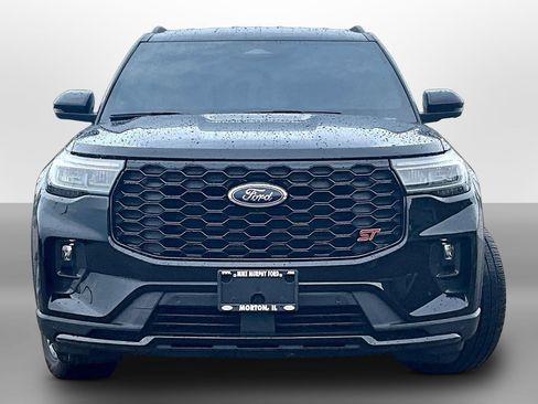 Used 2025 Ford Explorer ST image 3