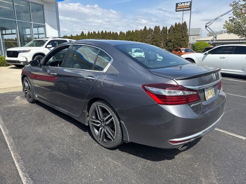 Used 2017 Honda Accord Sport image 2