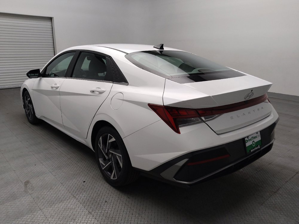 Used 2025 Hyundai Elantra SEL FWD image 5