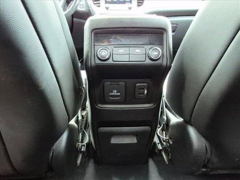 Used 2019 GMC Acadia SLT FWD image 18