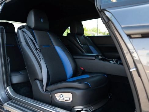 Used 2017 Rolls-Royce Dawn RWD image 65