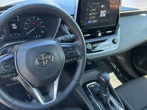 Used 2025 Toyota Corolla SE w/ SE Package FWD image 10