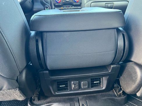 Used 2021 Chevrolet Silverado 1500 LT image 21