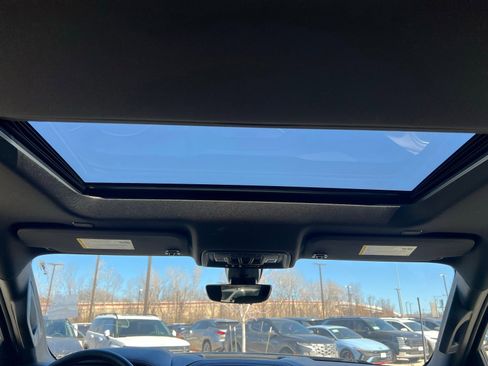 Used 2021 Chevrolet Silverado 1500 High Country w/ Technology Package image 21