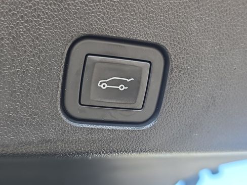 Certified 2024 Chevrolet Traverse RS AWD/4WD image 11