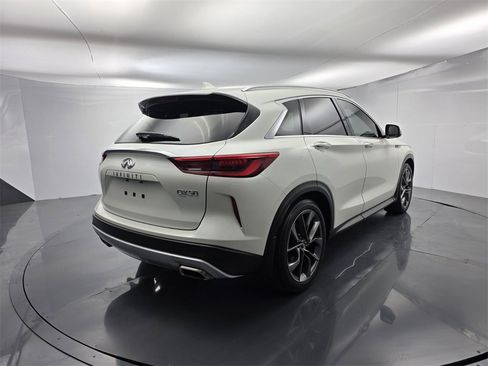 Used 2019 INFINITI QX50 Essential w/ Sensory Package image 4