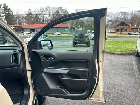 Used 2021 Chevrolet Colorado ZR2 image 23