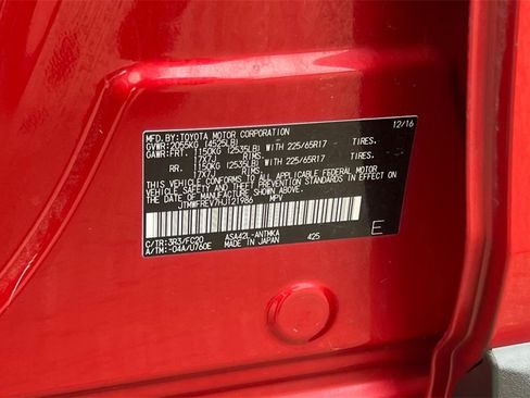 Certified 2017 Toyota RAV4 XLE w/ Carpet Mat Package image 31