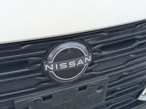 Used 2025 Nissan Altima 2.5 SV FWD image 11