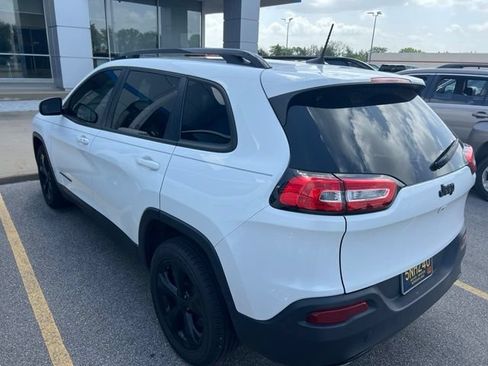 Used 2016 Jeep Cherokee High Altitude w/ Luxury Group FWD image 4