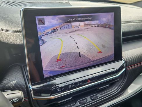 Used 2022 Jeep Compass Trailhawk w/ Trailhawk Elite Group image 17