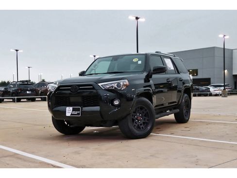 Used 2024 Toyota 4Runner SR5 image 1