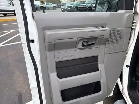 Used 2013 Ford E-250 and Econoline 250 w/ PWR Group image 13