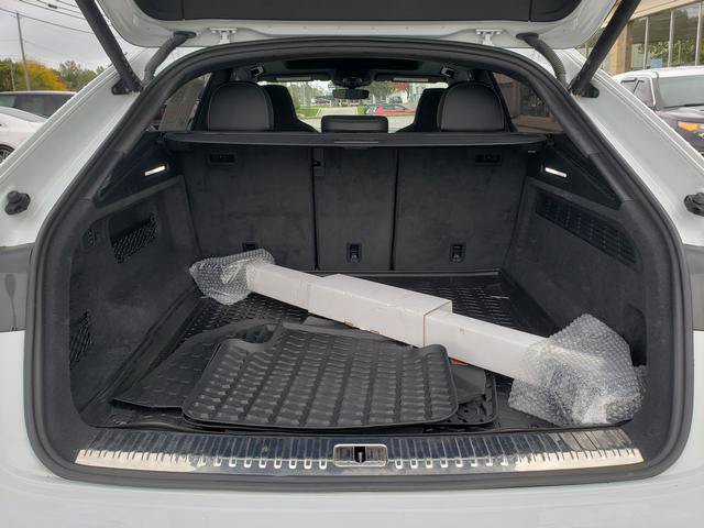 Used 2023 Audi SQ8 Prestige AWD/4WD image 5