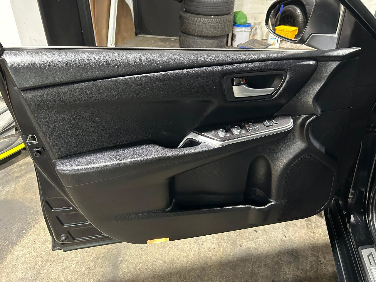 Used 2017 Toyota Camry LE FWD image 11