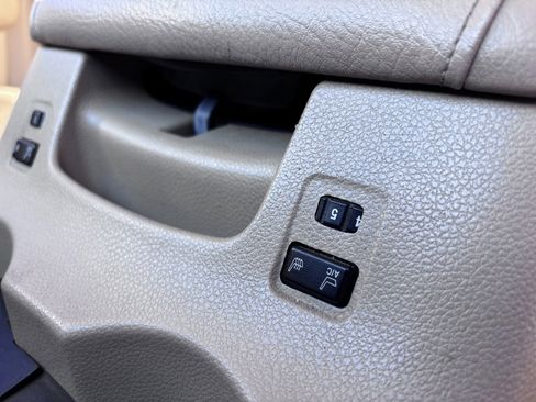 Used 2004 Ford Expedition Eddie Bauer image 20