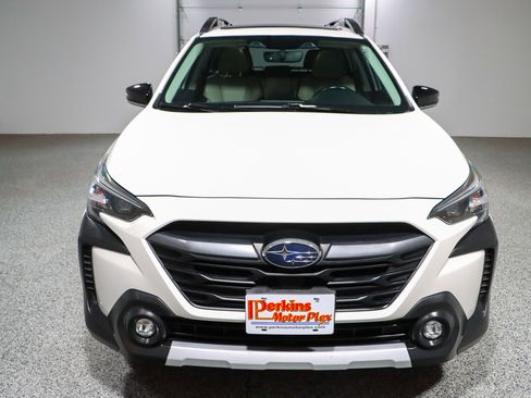 Used 2023 Subaru Outback Limited AWD/4WD image 4