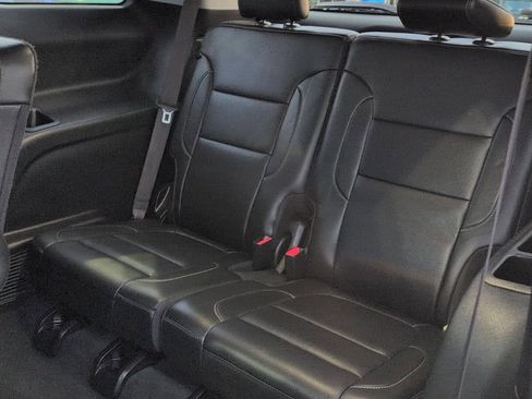 Used 2023 GMC Acadia SLT image 15