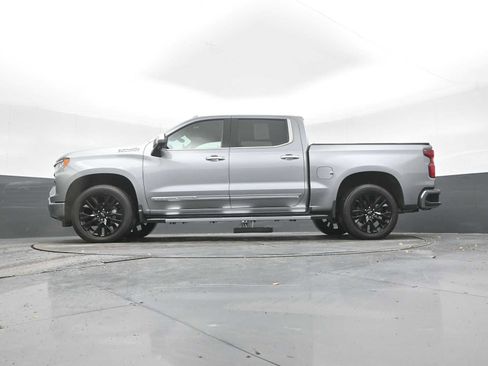 Used 2024 Chevrolet Silverado 1500 High Country w/ Technology Package image 34