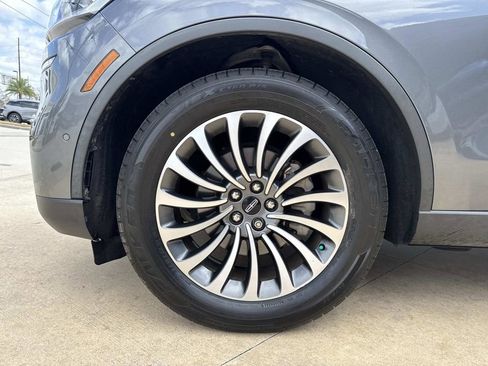 Certified 2023 Lincoln Aviator Reserve image 5