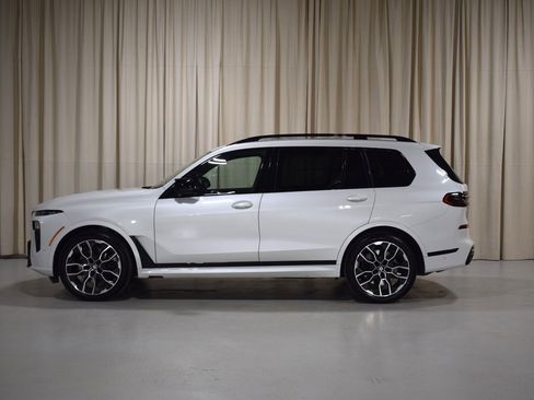 Used 2026 BMW X7 M60i image 4