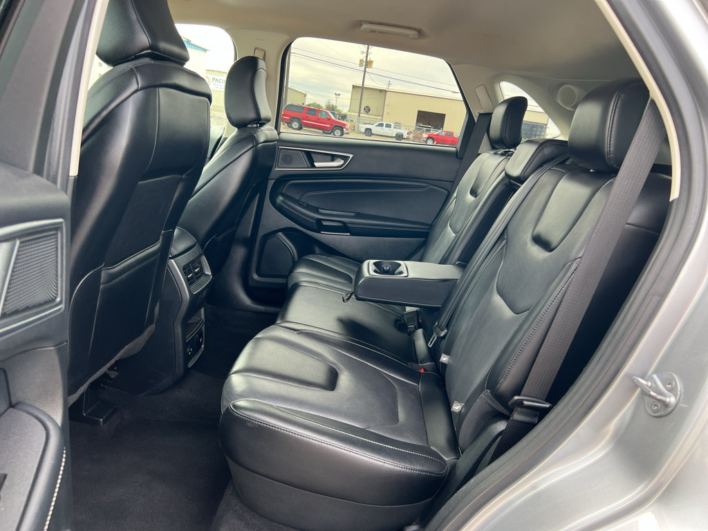 Used 2022 Ford Edge Titanium w/ Equipment Group 301A AWD/4WD image 35