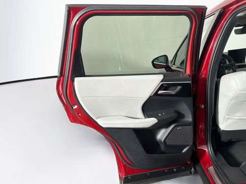 Used 2025 Mitsubishi Outlander SE FWD image 26