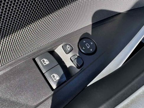 Used 2022 BMW M4 Competition w/ Executive Package RWD image 33