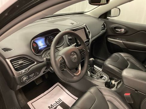 Used 2022 Jeep Cherokee Limited image 4