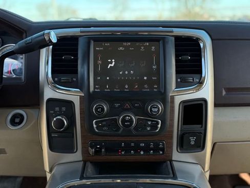 Used 2018 RAM 3500 Laramie w/ Convenience Group AWD/4WD image 19