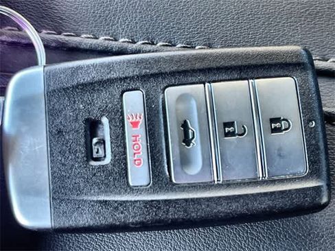 Used 2017 Acura TLX image 21