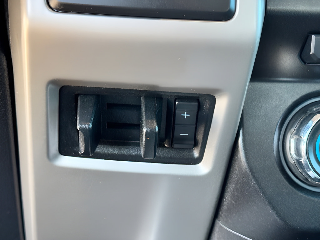 Used 2018 Ford F350 Lariat w/ Lariat Ultimate Package AWD/4WD image 20