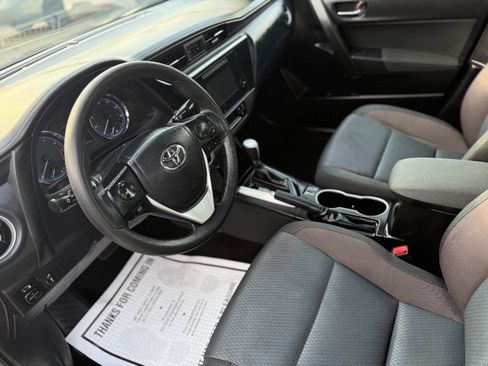 Used 2019 Toyota Corolla LE FWD image 12