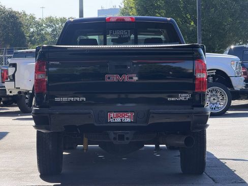 Used 2018 GMC Sierra 2500 Denali w/ Duramax Plus Package AWD/4WD image 4