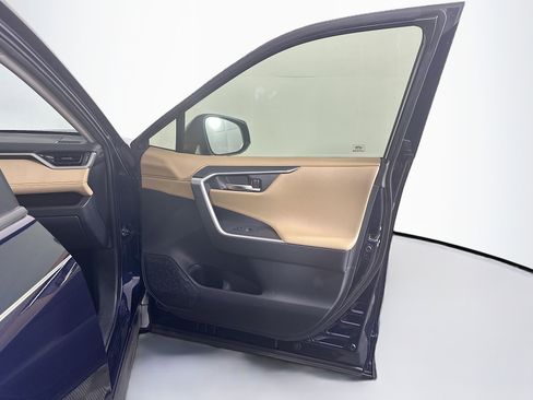 Used 2019 Toyota RAV4 Limited image 34