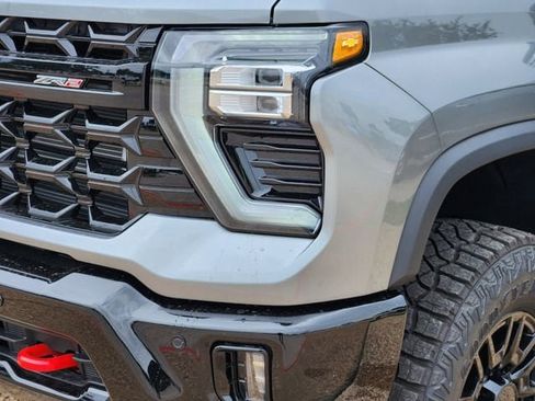 New 2026 Chevrolet Silverado 2500 ZR2 AWD/4WD image 6