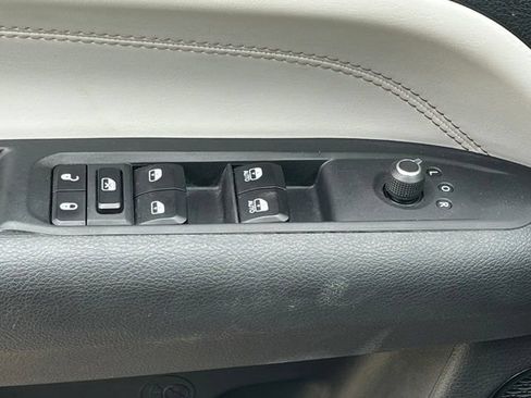 Used 2022 Jeep Compass Limited AWD/4WD image 21