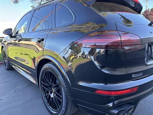 Used 2016 Porsche Cayenne GTS AWD/4WD image 10