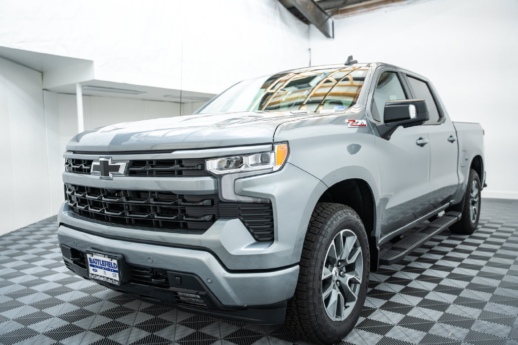 New 2026 Chevrolet Silverado 1500 RST w/ Safety Package AWD/4WD image 3