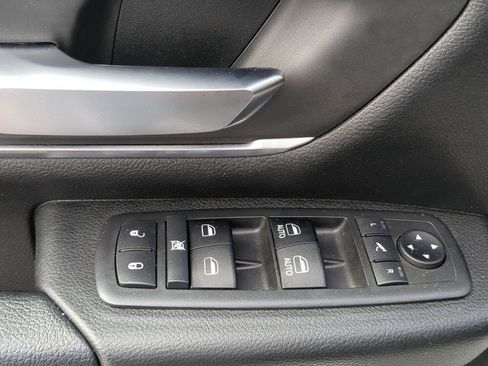 Used 2019 RAM 1500 Big Horn AWD/4WD image 11