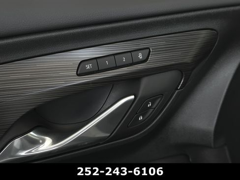 Used 2024 GMC Terrain SLT w/ Infotainment Package II AWD/4WD image 12