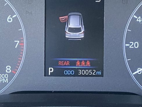 Certified 2025 Toyota Corolla Cross LE image 37