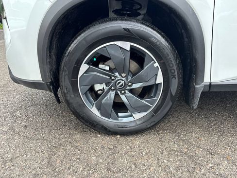 Certified 2026 Nissan Rogue SV AWD/4WD image 11